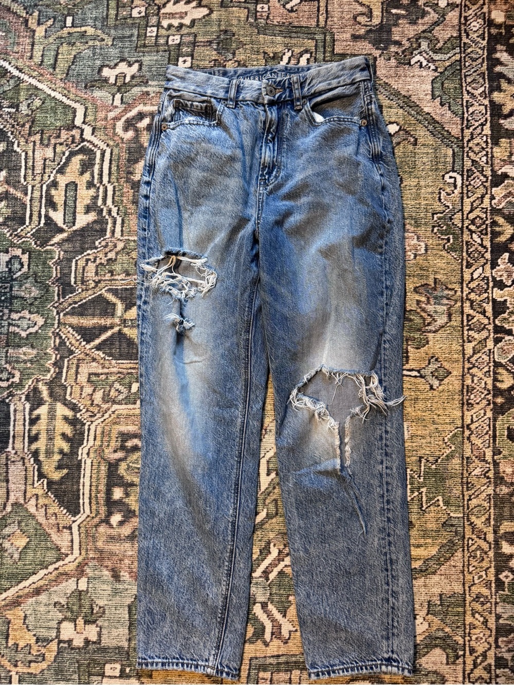 American Eagle AE Women's Distressed Curvy Mom High-Rise Blue Denim Jeans Size 2